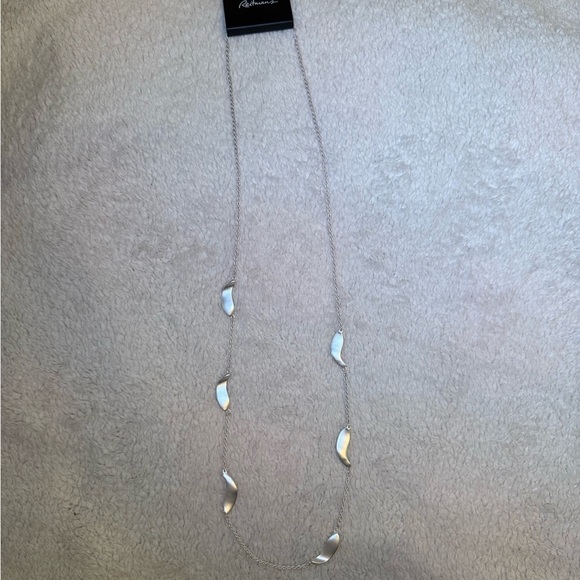 Reitmans - Silver Necklace - Picture 2 of 4